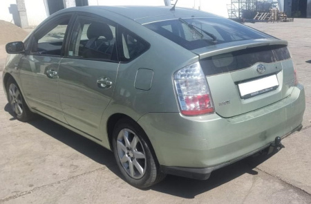 Фаркоп Toyota Prius II пок. 2003-2011 квадрат Уникар 22269Е